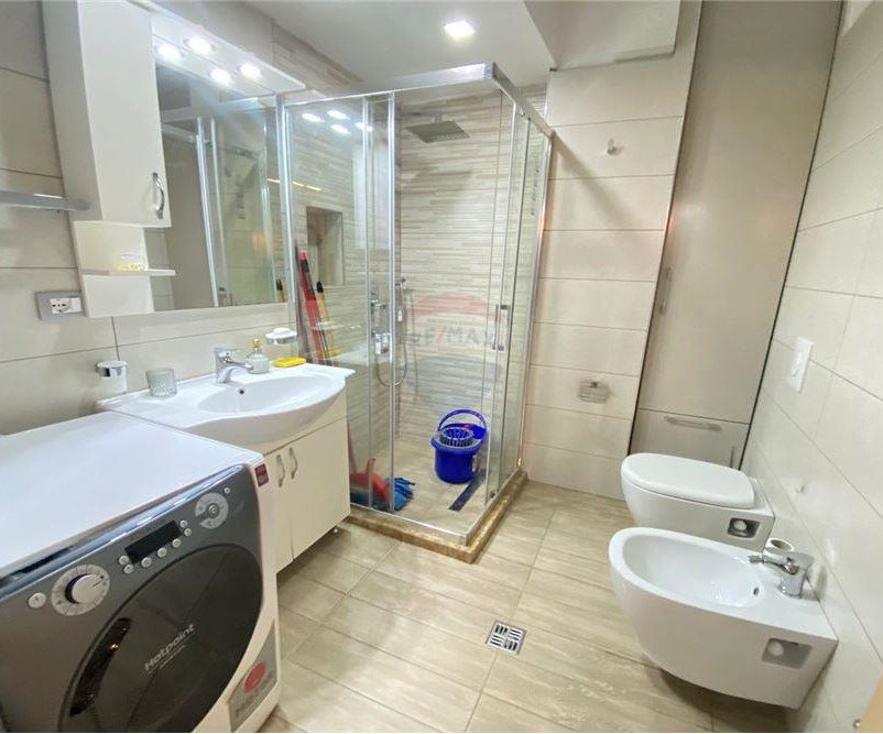 Tirane, jepet me qera apartament 2+1 Kati 3, 70 m² 500 € (kodra e diellit)