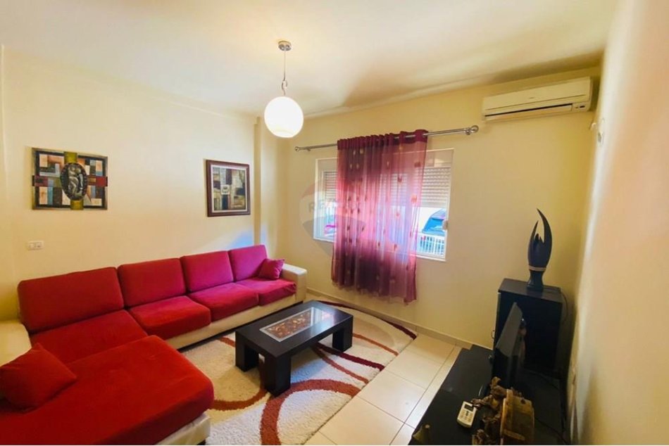 Tirane, jepet me qera apartament 1+1 Kati 0, 65 m² 400 € (bill klinton)