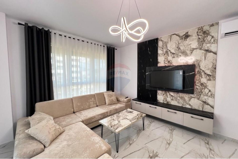Tirane, jepet me qera apartament 2+1 , 100 m² 750 € (DON BOSKO)