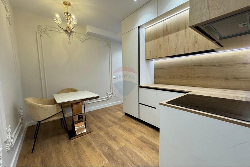 Tirane, shitet apartament 1+1 Kati 2, 139.000 € (tek Stadiumi &quot;Dinamo&quot;!)