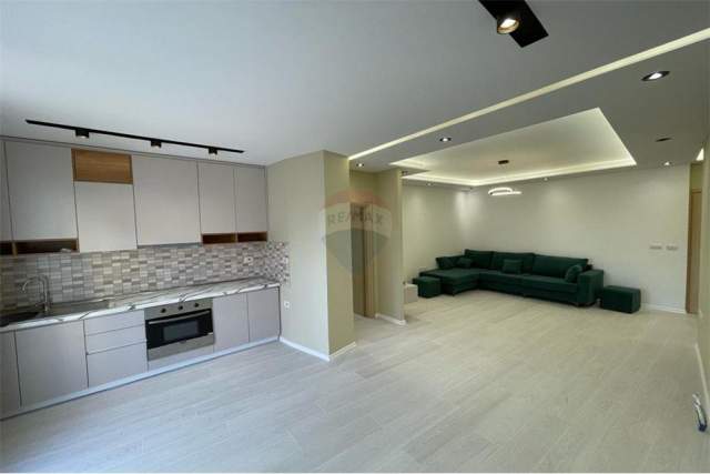 Tirane, shitet apartament 2+1+A+BLK Kati 2, 99 m² 125.000 Euro (porcelani - oxhaku)