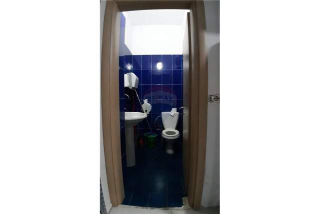 Tirane, jepet me qera ambjent biznesi Kati 0, 75 m² 550 Euro (kopshti zoologjik)