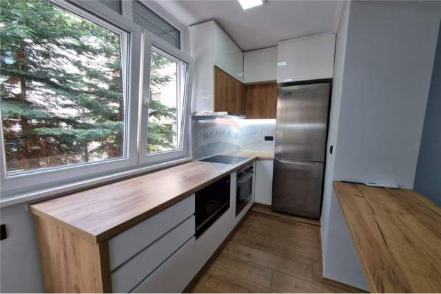 Tirane, jepet me qera ambjent biznesi Kati 1, 60 m² 500 Euro (Myslym Shyri)