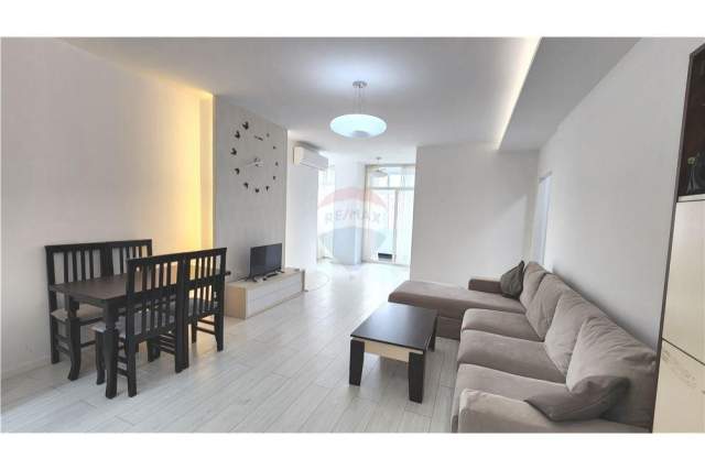 Tirane, jepet me qera apartament 2+1+A+BLK Kati 5, 90 m² 550 Euro (Rr. Petro Nini Luarasi)