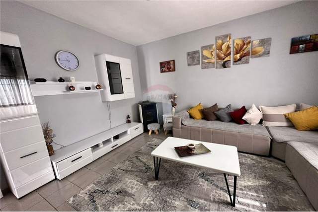 Tirane, shitet shtepi 2+1 Kati 0, 200 m² 120.000 Euro (Rruga Grigor Clika)