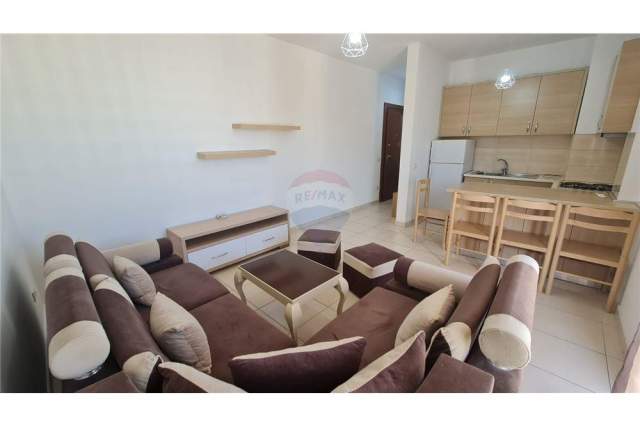 Tirane, jepet me qera apartament 1+1+A Kati 9, 60 m² 420 Euro (sokol olldashi)