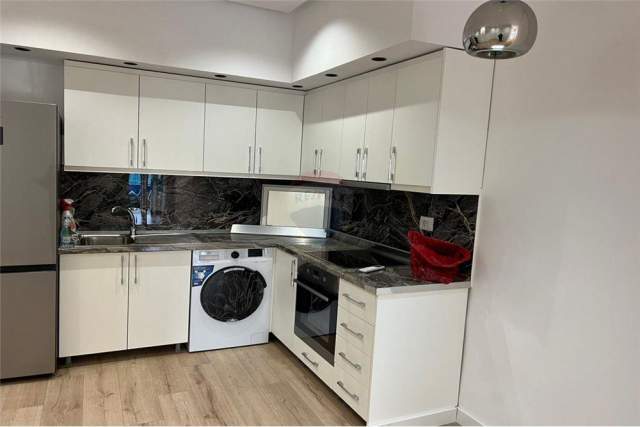 Tirane, shitet apartament 1+1+A Kati 0, 51 m² 73.000 Euro (komuna parisit)