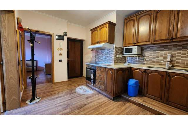 Tirane, jepet me qera apartament 2+1+A+BLK Kati 5, 95 m² 400 Euro (Rr. Ibrahim Rugova)