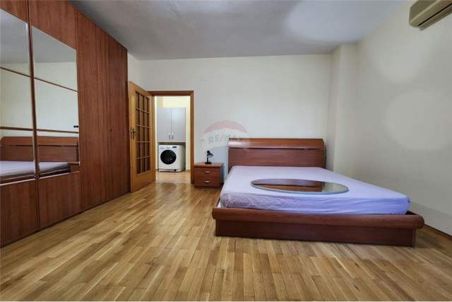 Tirane, jepet me qera apartament 3+1+A+BLK Kati 4, 150 m² 700 Euro (Ambasador 3)