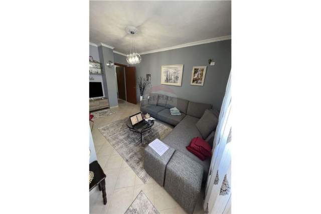 Tirane, shitet apartament 2+1+A+BLK Kati 5, 90 m² 75.000 Euro (Pallatet Cabej)