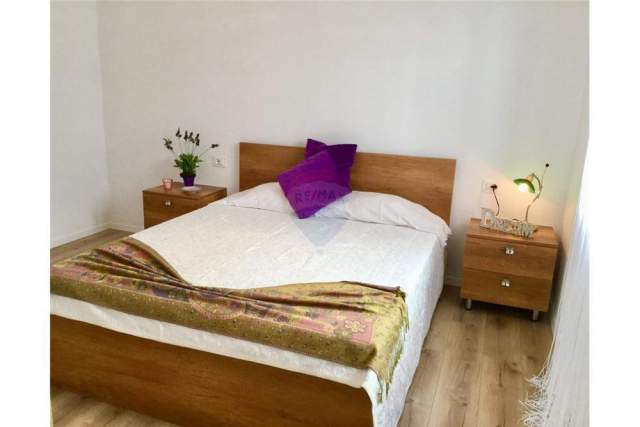 Tirane, jepet me qera apartament 1+1+A Kati 2, 60 m² 400 Euro (Rr. Siri Kodra)