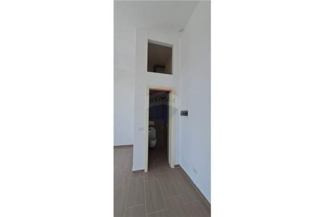 Tirane, shitet ambjent biznesi Kati 0, 18 m² 62.000 Euro (Isa Boletini)