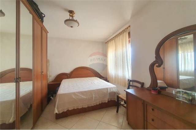 Tirane, jepet me qera apartament 1+1+A Kati 14, 62 m² 500 Euro (Rr. Qemal Stafa)