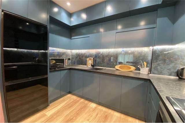 Tirane, jepet me qera apartament 1+1+A Kati 3, 78 m² 700 Euro (Rr. Siri Kodra)