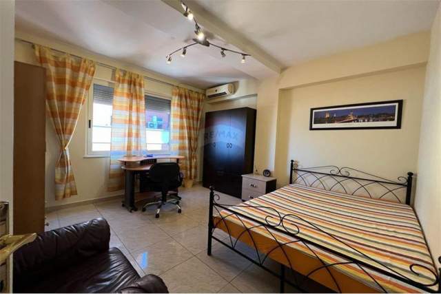 Tirane, jepet me qera apartament 3+1+A+BLK Kati 6, 137 m² 1.000 Euro (Brikadave 8)