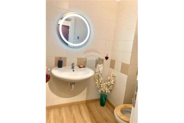Tirane, jepet me qera apartament duplex 3+1+A+BLK Kati 8, 250 m² 1.400 Euro (Pjeter Bogdani)