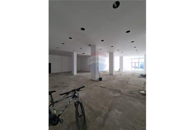 Tirane, shitet ambjent biznesi Kati 0, 144 m² 225.000 Euro (Kamez)