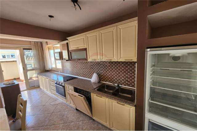 Tirane, shitet apartament 2+1+A+BLK Kati 8, 206 m² 195.000 Euro (Don Bosko)