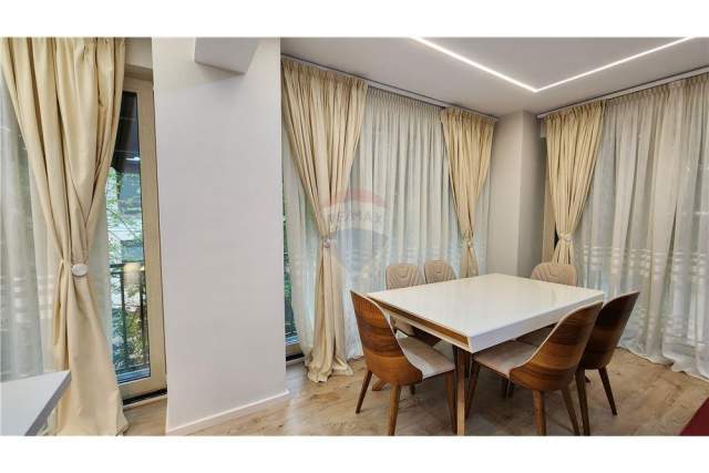 Tirane, jepet me qera apartament 2+1+A+BLK Kati 2, 140 m² 1.500 Euro (Rr. Faik Konica)