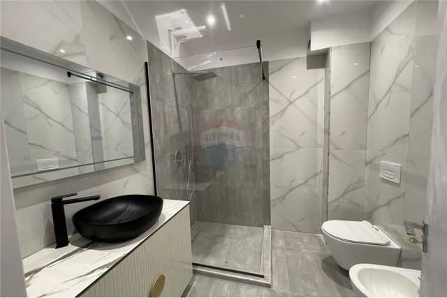 Tirane, jepet me qera apartament 1+1+A Kati 3, 76 m² 500 Euro (sauk)