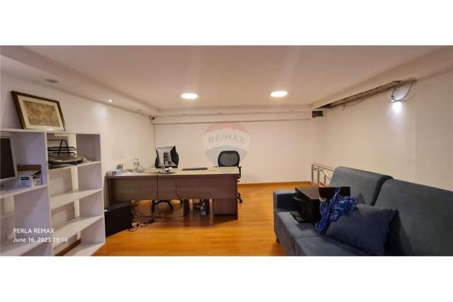 Tirane, jepet me qera zyre Kati 0, 45 m² 700 Euro (Rr. Kavajes)