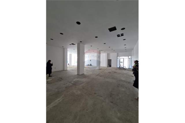 Tirane, shitet ambjent biznesi Kati 0, 144 m² 225.000 Euro (Kamez)