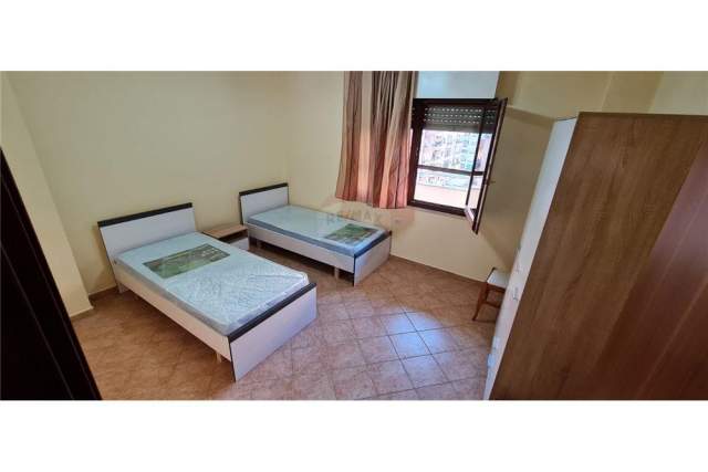 Tirane, jepet me qera apartament 2+1+A+BLK Kati 6, 115 m² 450 Euro (Skender Luarasi)