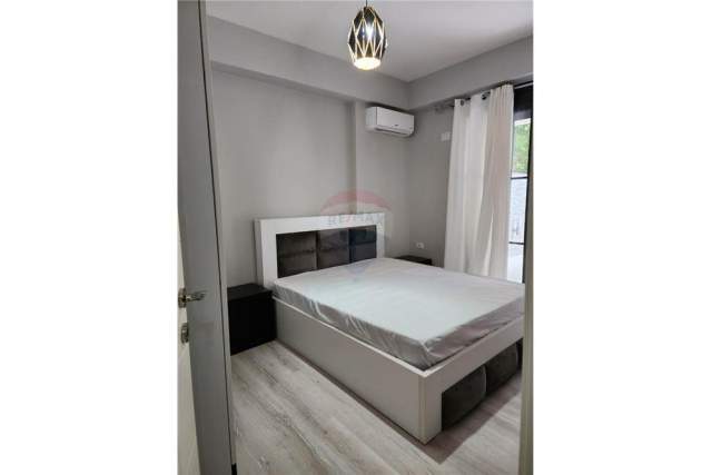 Tirane, jepet me qera apartament 2+1+A Kati 1, 105 m² 600 Euro (Komuna Parisit)
