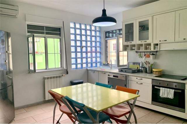 Tirane, jepet me qera apartament duplex 3+1+A+BLK Kati 8, 250 m² 1.400 Euro (Pjeter Bogdani)