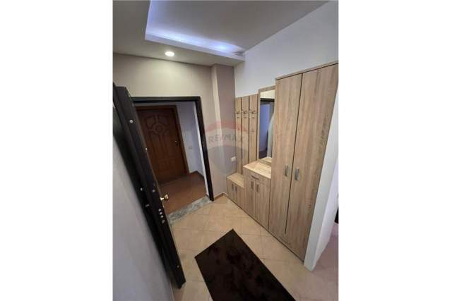 Tirane, jepet me qera apartament 2+1+A Kati 3, 80 m² 600 Euro (Rr. Gjon Muzaka)