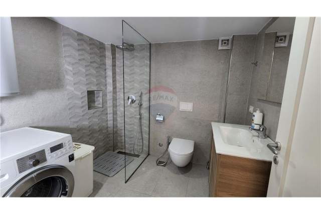 Tirane, jepet me qera apartament duplex 1+1+A Kati 2, 55 m² 550 Euro (Rr. Peti.)