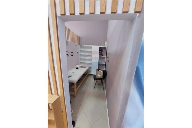 Tirane, jepet me qera ambjent biznesi Kati 0, 60 m² 780 Euro (Marrgarita Tutulani)