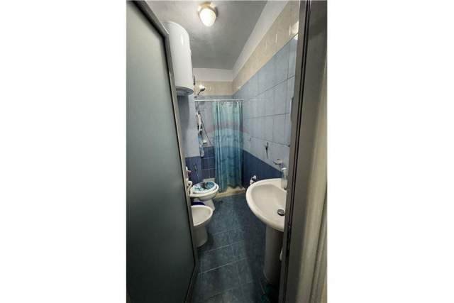 Tirane, shitet apartament 2+1+A+BLK Kati 5, 90 m² 75.000 Euro (Pallatet Cabej)