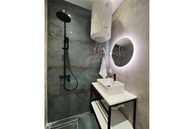 Tirane, shitet garsonier 1+1 Kati 2, 34 m² 75.000 Euro (Komuna Parisit)
