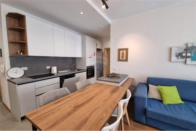 Tirane, jepet me qera apartament 2+1+A+BLK Kati 5, 82 m² 600 Euro (Rr. Haxhi Kika)