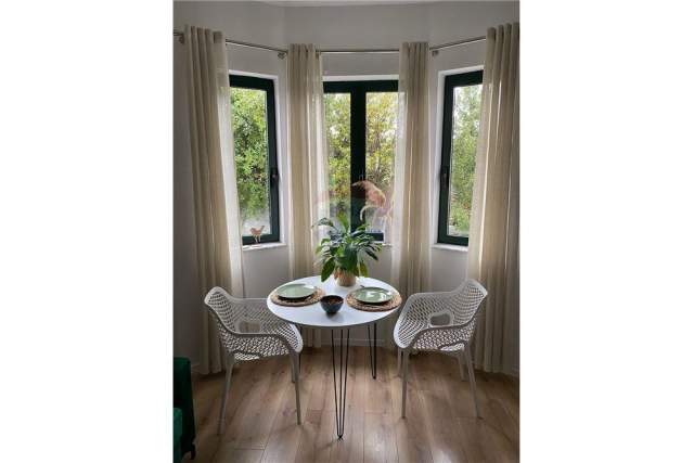 Tirane, jepet me qera apartament 1+1+A Kati 2, 60 m² 400 Euro (Rr. Siri Kodra)
