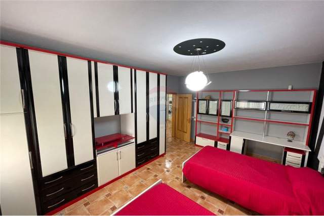 Tirane, jepet me qera apartament 2+1+A+BLK Kati 2, 150 m² 700 Euro (shkolla baletit)