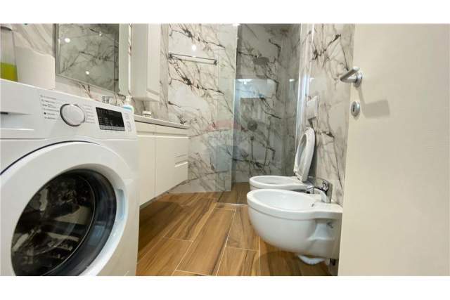 Tirane, jepet me qera apartament 1+1+A Kati 3, 67 m² 600 Euro