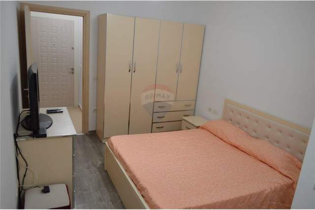 Tirane, jepet me qera apartament 2+1+A+BLK Kati 1, 120 m² 400 Euro (Teodor Keko)
