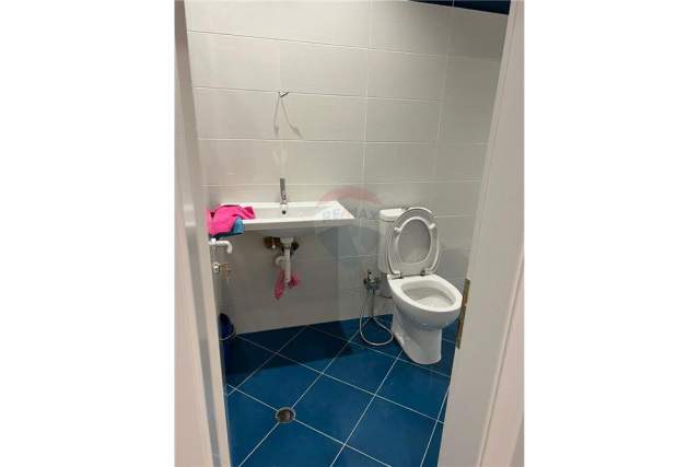 Tirane, shitet apartament 1+1+A Kati 0, 51 m² 73.000 Euro (komuna parisit)