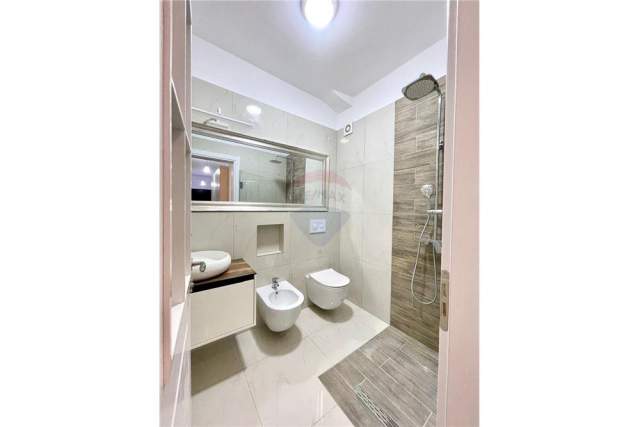 Tirane, jepet me qera apartament 2+1+A+BLK Kati 6, 99 m² 800 Euro (Rr. Barrikadave)
