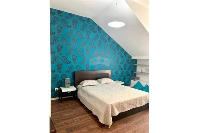 Tirane, jepet me qera apartament duplex 3+1+A+BLK Kati 8, 250 m² 1.400 Euro (Pjeter Bogdani)