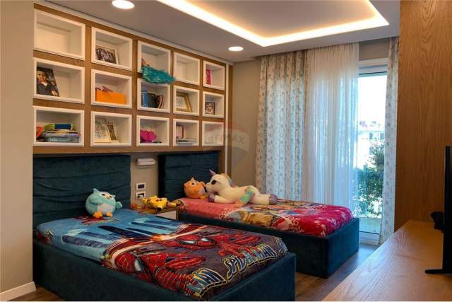 Tirane, jepet me qera apartament 4+1+A+BLK Kati 0, 210 m² 2.000 Euro (Shyqyri Brari)
