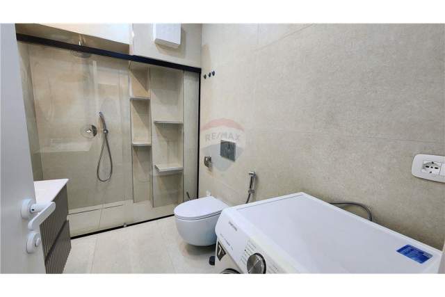 Tirane, jepet me qera apartament 2+1+A+BLK Kati 2, 140 m² 1.500 Euro (Rr. Faik Konica)