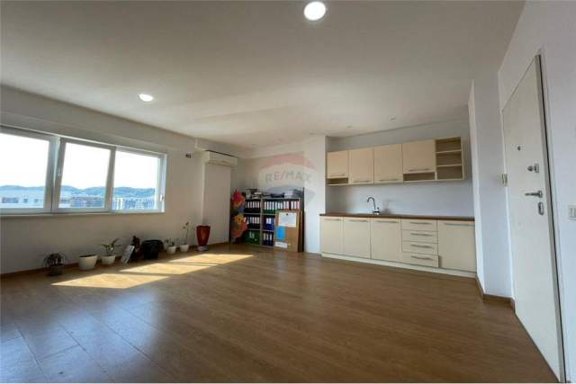 Tirane, shitet apartament 2+1+A Kati 10, 79 m² 135.000 Euro (21 Dhjetori)