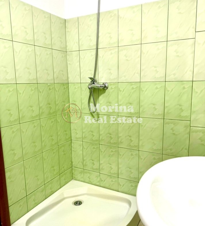 Tirane, jepet me qera garsonier Kati 4, 50 m² 500€ (Komuna Parisit)