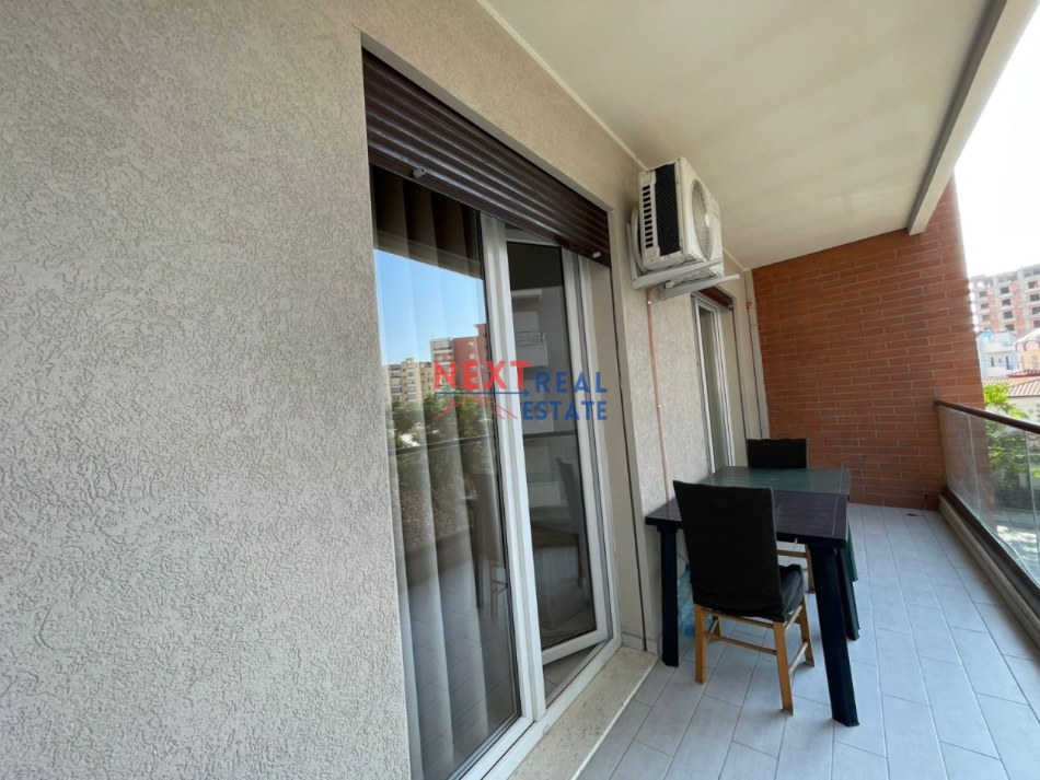 Vlore, jepet me qera apartament 2+1+Aneks+Ballkon , 140 m² 500 € (KISHA ORTODOKSE)