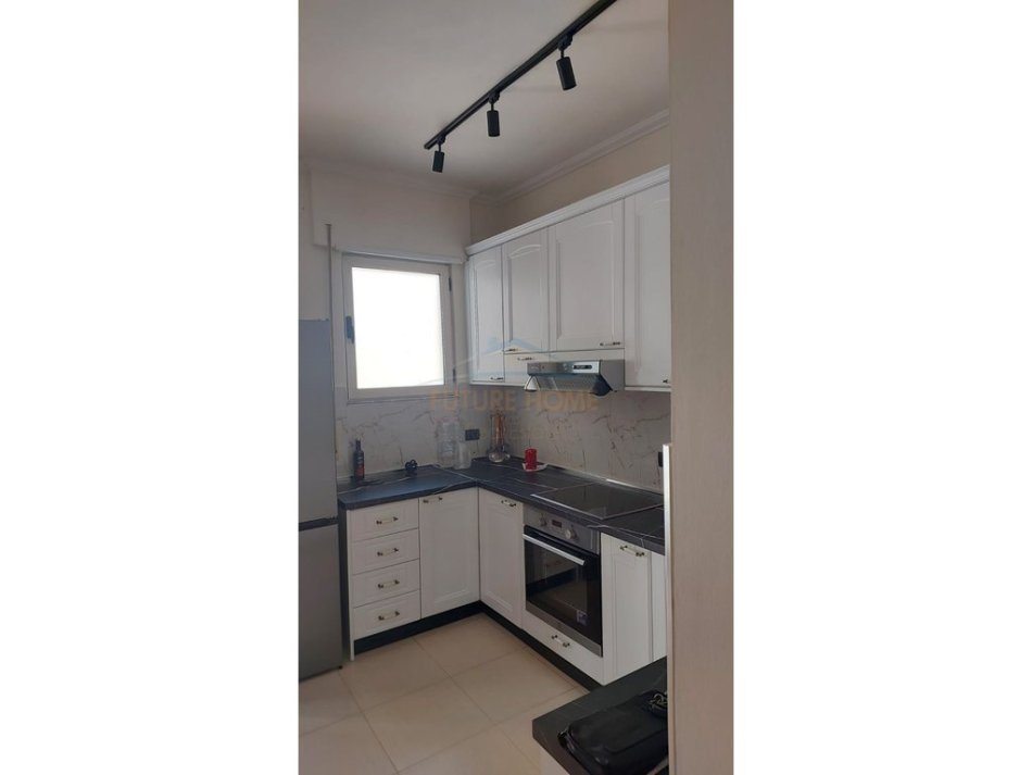0683487469 Tirane, jepet me qera apartament 2+1+Ballkon Kati 5, 101 m² 750 € (Rruga Hoxha Tahsim)