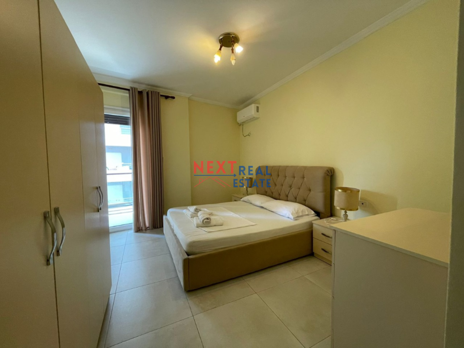 Vlore, jepet me qera apartament 2+1+Aneks+Ballkon , 140 m² 500 € (KISHA ORTODOKSE)