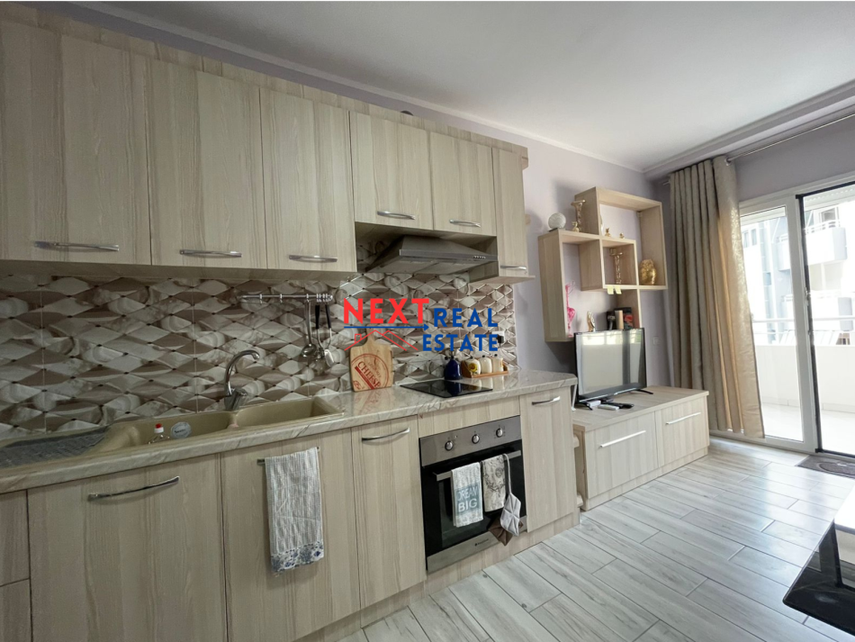 Vlore, jepet me qera apartament 1+1+Ballkon , 500 € 